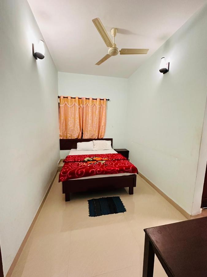Pkn Homestay Kumily Thekkady Exteriör bild