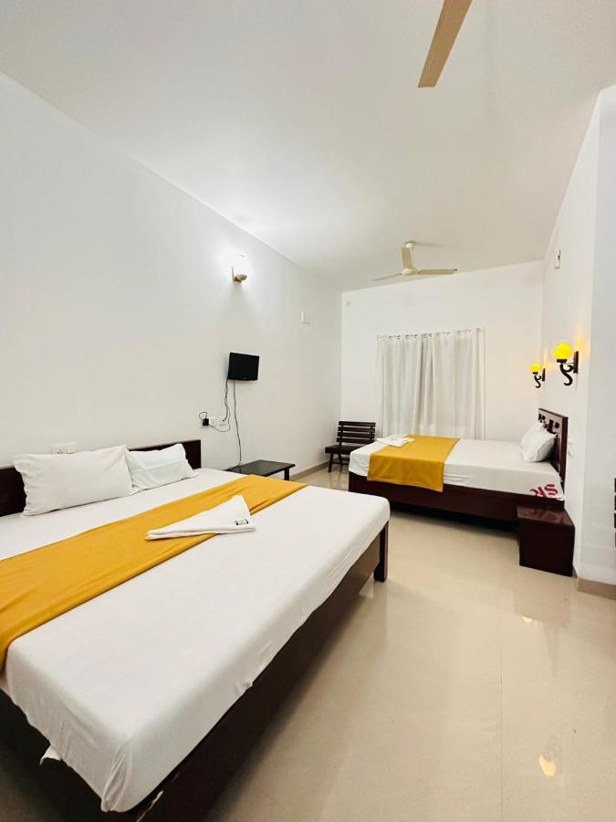 Pkn Homestay Kumily Thekkady Exteriör bild