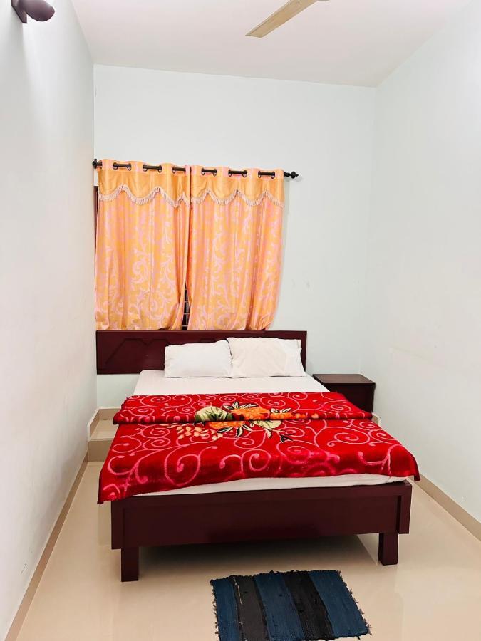 Pkn Homestay Kumily Thekkady Exteriör bild