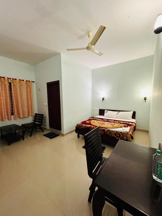 Pkn Homestay Kumily Thekkady Exteriör bild