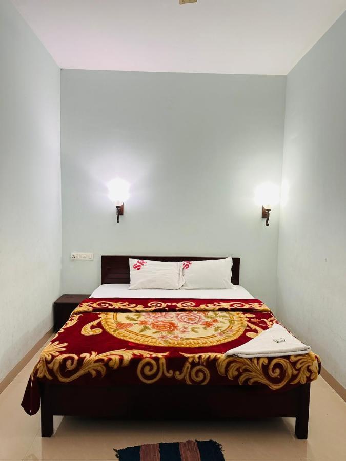 Pkn Homestay Kumily Thekkady Exteriör bild