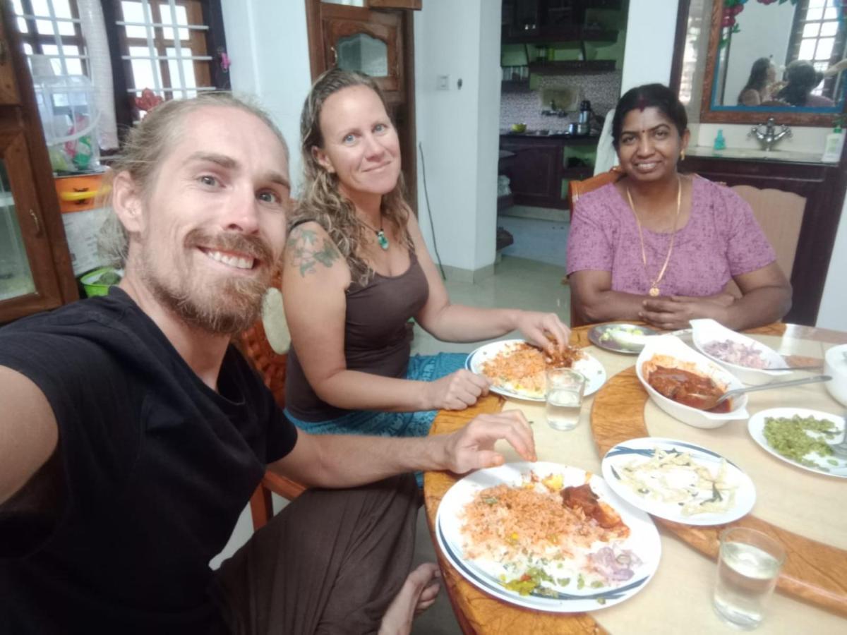 Pkn Homestay Kumily Thekkady Exteriör bild