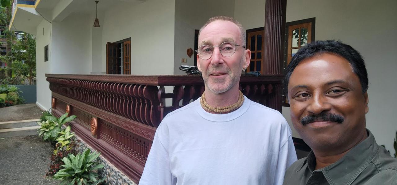 Pkn Homestay Kumily Thekkady Exteriör bild